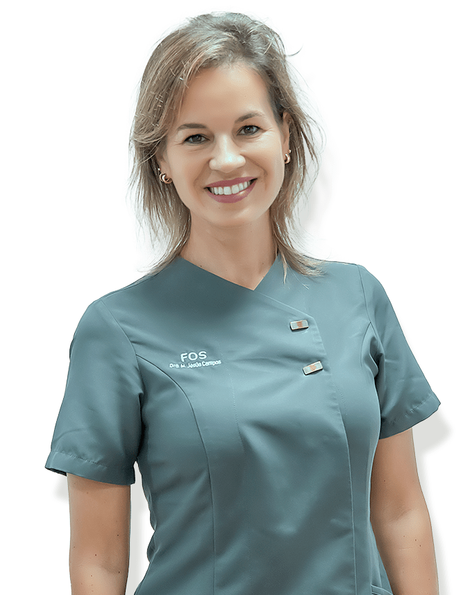 Dra. Mª Jesús Campos Fos - cirujana especailista en periodoncia e implantes-min