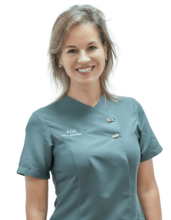Dra. Mª Jesús Campos Fos - cirujana especailista en periodoncia e implantes